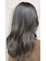 ユキオ ダル(Yukio Dal)&nbsp;透明感ロングヘアブラウン×韓国風レイヤー小顔効果◎艶髪20代