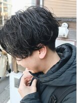 バイフィフス 原宿/表参道(by fifth)&nbsp;前下がりセンターパート/スパイラルパーマ/黒髪/ツーブロック○