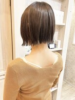 キャアリー(Caary)&nbsp;福山市美容室Caary パツっと切りっぱなし タイトミニボブ