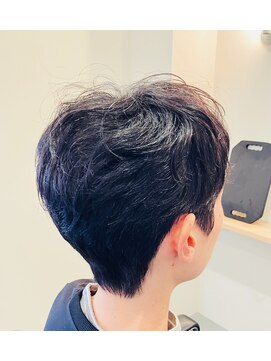 リバース ベリーショートヘア