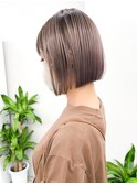 ハイライト白髪ぼかしダブルカラーインナーカラーショートボブ