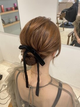 ラ ブランシュ 大宮(La Blanche) シニヨン/ベロアアレンジ/ヘアアレンジ