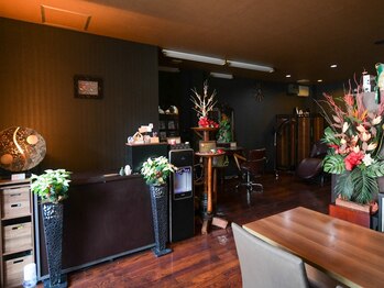 リストヘアー(Lizst hair)の写真/周りを気にせず寛げるアジアンテイストの隠れ家で、髪の悩みをじっくり相談！特別なサロンタイムを…