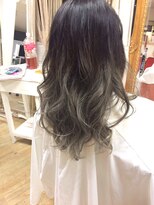 フェリシータ 総持寺店(felicita)&nbsp;外国人風グラデカラー★無造作シルバーアッシュ