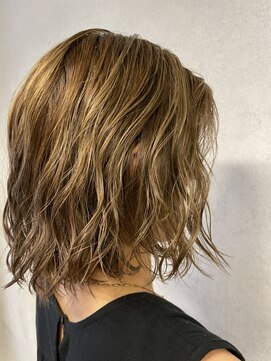 チーモ ハッピー ヘア メイク(CheeMo happy hair make) 女性らしいフェミニンなカールスタイル