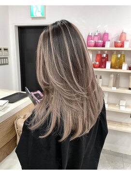 ジゼル(gisele) (小山)ホイルでバレイヤージュリタッチ