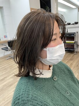 アメリ(Ameri) -Ameri-くびれボブ　×   オリーブベージュ