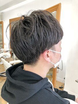 ヘッズ 本八幡店(HEADS) MEN'S HAIR  センターパート　ツイストスパイラル　コンマヘア