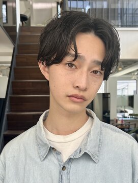 トレス(TRESS) メンズカット　ニュアンスパーマ　センターパート