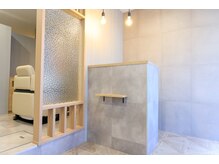 ログ(Log)の雰囲気（受付/ヘッドスパ/スパ/髪質改善/カラー/カット/所沢/半個室/個室）