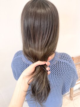 イル(ill) オリーブベージュ オリーブグレージュ 透明感カラー