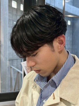 アウラ(AURA) 盛岡駅毛流れセンターパートニュアンスパーマフェザーパーマ30代