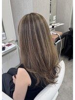 ロエ 元町店(Loe)&nbsp;元町レイヤーカット白髪ぼかし白髪染めハイライト髪質改善