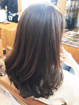 ララテラス(LaLa Terrace) カーキアッシュ×ワンカールセミディ