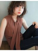 大人かわいいアッシュブラウンくせ毛風パーマフェミニンボブ