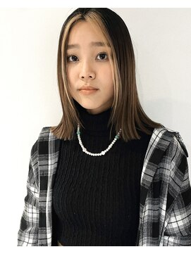 ハル(HAL) ミディアムストレート(関内/元町/インナーカラー)