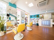 ドゥ アップ ヘアー(Do Up Hair)の雰囲気（光がたくさん入りこむ明るい店内☆）