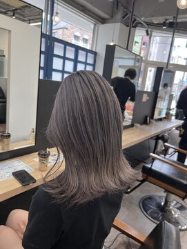 ジーニー 横浜(giinii) ダブルカラー_グレージュ_TENTEN