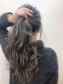 フュー 新小岩(few.) 黒髪/グレーベージュ/レイヤーロング/前髪パーマ[新小岩駅]