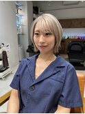 魅力倍増カールセミディシアーカラーダークアッシュショートヘア