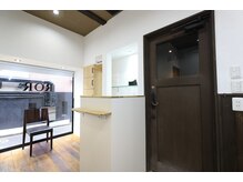 RORの雰囲気（明るい店内）