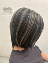 ロミー 本厚木(ROMMY.)&nbsp;バレイヤージュ白髪ぼかしミニマルボブ細めハイライトくびれボブ