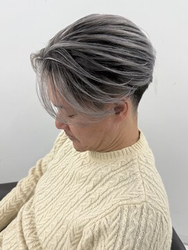 バレイヤージュ　ハイライト　ホワイトメッシュ　センターパート