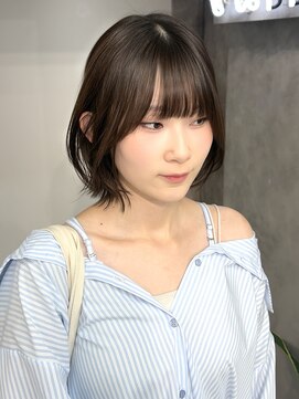 ヴェイン 渋谷(vain) ショートレイヤーハッシュボブ耳掛けボブ20代30代
