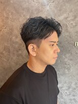 ムク(muku.)&nbsp;カール感のある流し風刈り上げパーマ