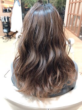 ベルポートヘア(Bellport hair) ☆ゆるウェーブ×ナチュラルベージュ☆