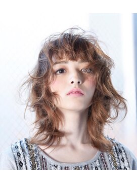 マーブルトウキョウネオリーブ(marbles tokyo neolive) 《MARBLES三軒茶屋》小顔レイヤーミディ×ハイグレージュ