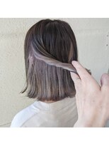 アーティカル(ARTICAL)&nbsp;＃グレージュ　＃シルバー　＃外ハネボブ