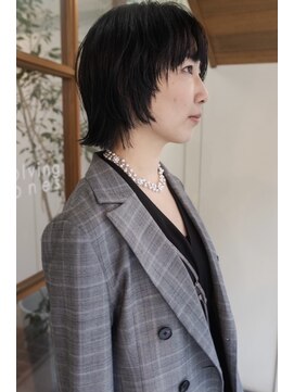 ユートゥイーズ つくば(U too e's) 《Utoo e's つくば美容室 》洗練された大人黒髪ソフトウルフ