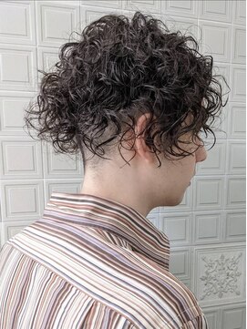 ヘンリエッタ 自由ヶ丘(Henrietta) メンズツーブロックパーマ