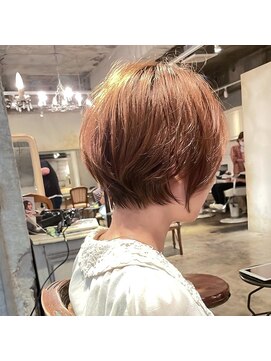 髪質改善と縮毛矯正の専門店 サンティエ(scintiller) 大人綺麗な小顔襟足スッキリショートボブ　30代40代50代