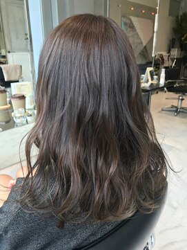 ガリカ(Gallica kinshicho) 【有坂映哉】ゆるふわフェミニン/透明感グレージュ地毛風カラー