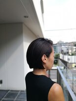 イチゼロイチゼロイチ(10101)&nbsp;タイトにまとめた耳掛け大人ボブ