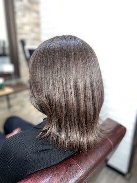 アトリエナガノ(atelier nagano) ニュアンスカラー/センターパート/ツヤ髪スタイル/ブルージュ