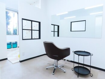 グミ(gumi)の写真/【二俣川駅前】全席半個室の落ち着く空間◇大人女性の髪のお悩みを解決し理想のスタイルを叶えます！