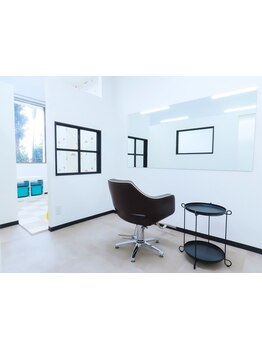 【二俣川駅前】全席半個室の落ち着く空間◇大人女性の髪のお悩みを解決し理想のスタイルを叶えます！