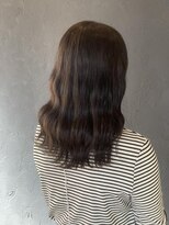 エン(En,)&nbsp;赤みを抑えたオリーブブラウン◎