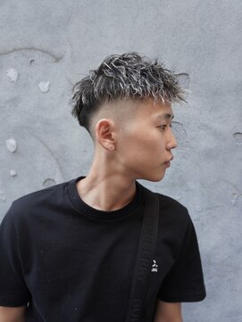 メンズグルーミングナンバーナイン(MEN'S GROOMING NUMBER NINE) ホワイトメッシュ/ツイスパ/フェードカット
