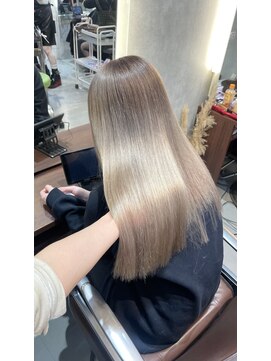 ヘアーメイクチック(HAIR MAKE CHiC) 透明感あるベージュカラー