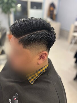 髪処イヤシロチ スキンフェード