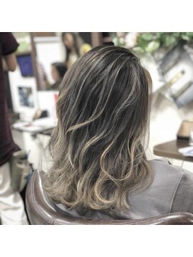 カメリア (camellia) バレイヤージュカラー