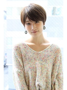レウナ 外苑前(Reuna) 大人女性・30代・40代に人気トップノットショート