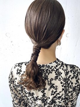 シュリット(schritt) タイトポニーヘアアレンジ schritt mutsuki