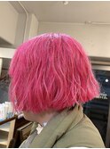 切りっぱなしボブ/ネオンピンク/ビビッド/派手髪/ケアブリーチ