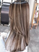 マリアナ(Mariana)&nbsp;ハイライトショートヘアレイヤーカットダブルカラー