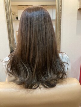 エクラ(Eclat) 赤みを抑えたシルバーグレージュ